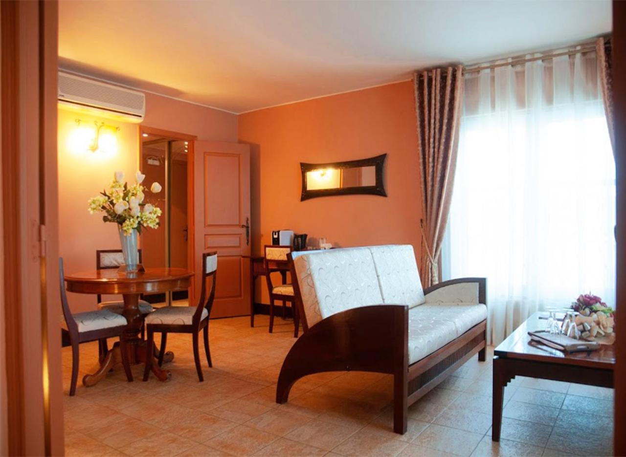 Le Grand Hotel Diego Antsiranana Exterior foto